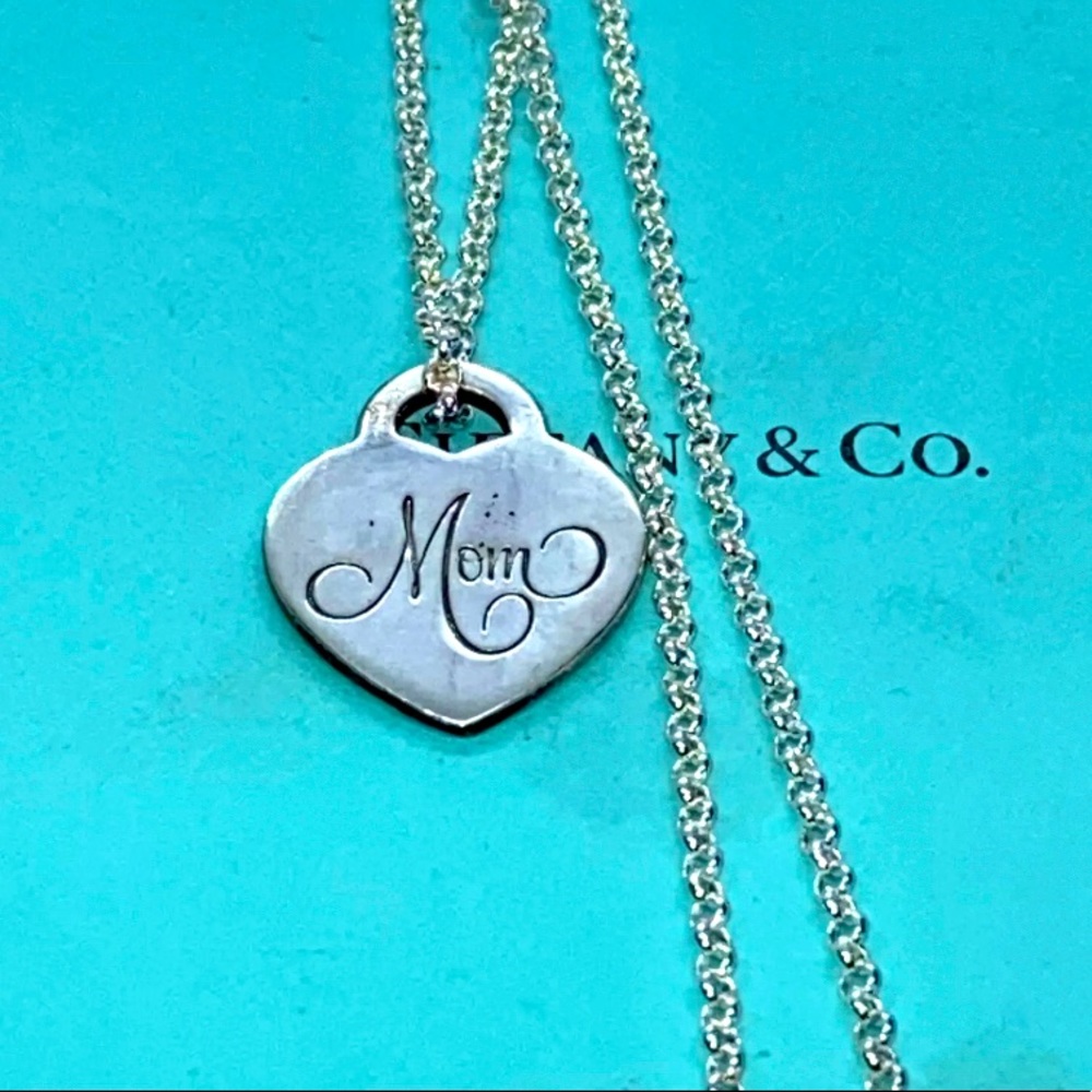 Tiffany Mom pendant - Tiffany pendant only but will include a chain